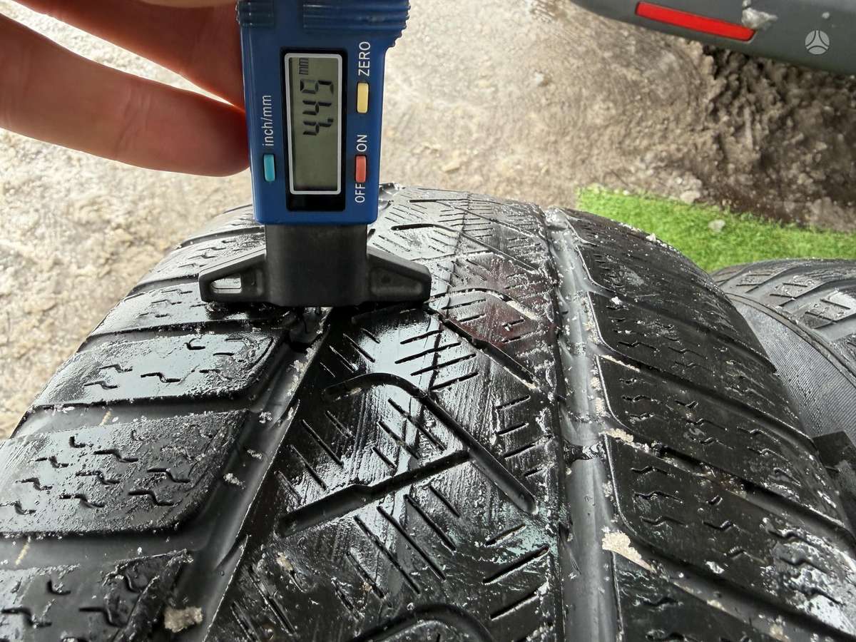 Pirelli 4/5mm, 2022m, всесезонные 225/60 R18