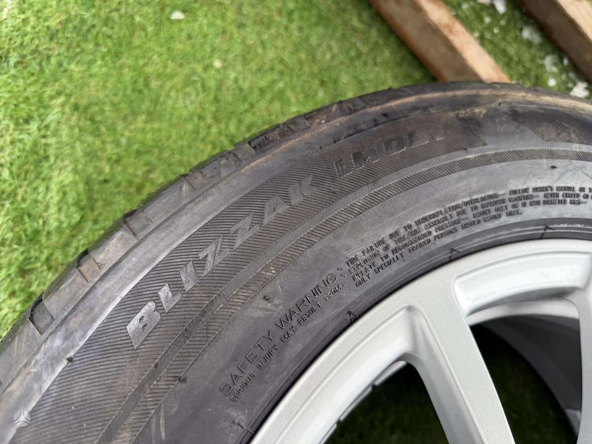 Bridgestone 4/5mm, 2019m, всесезонные 225/60 R17