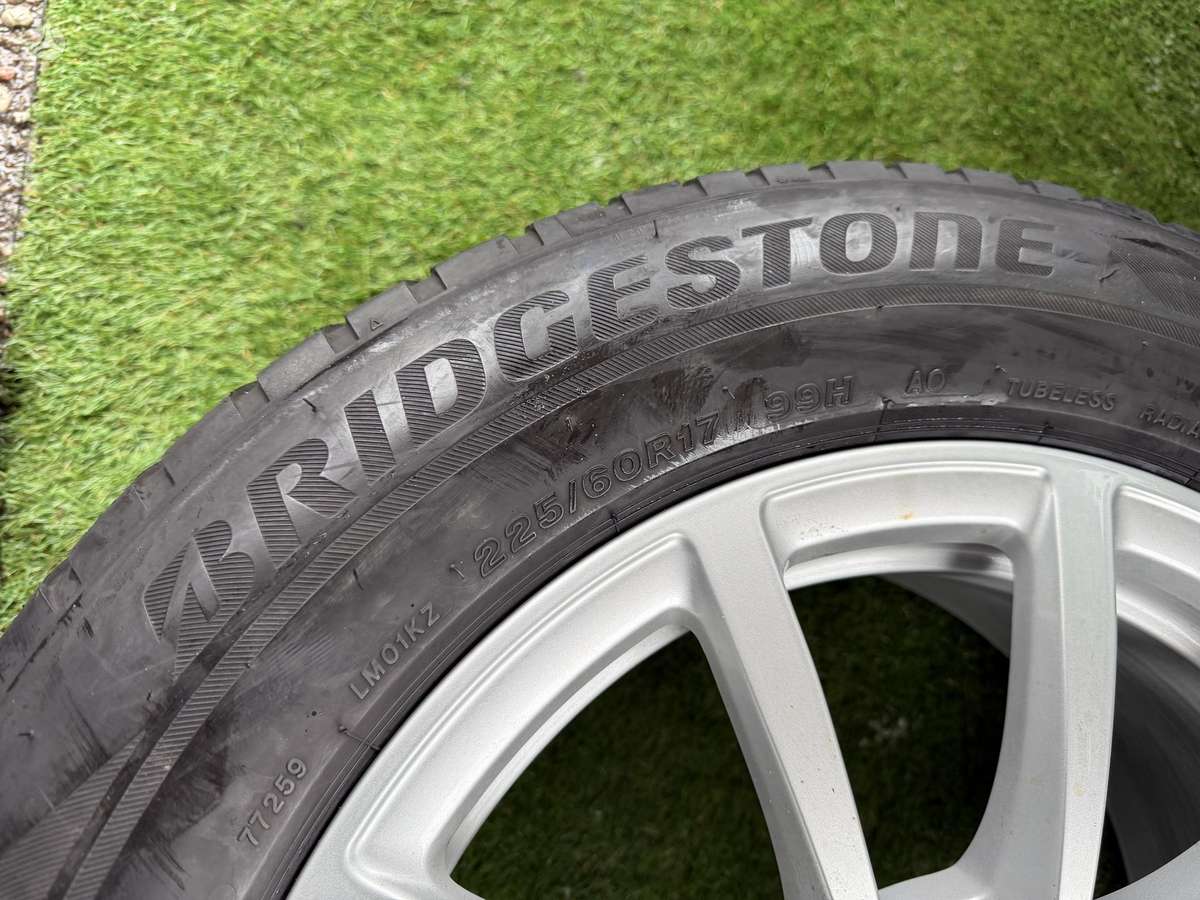 Bridgestone 6mm, 2020m, universalios 225/60 R17