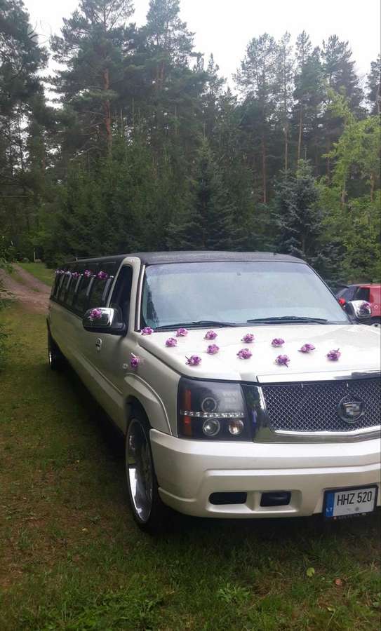 Cadillac Escalade, limousine