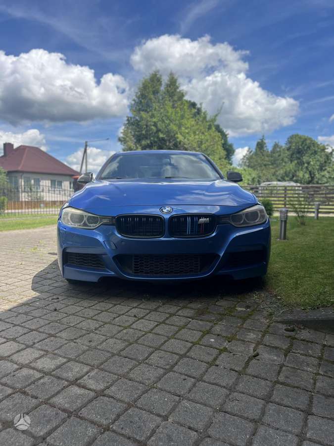 BMW 335, Седан