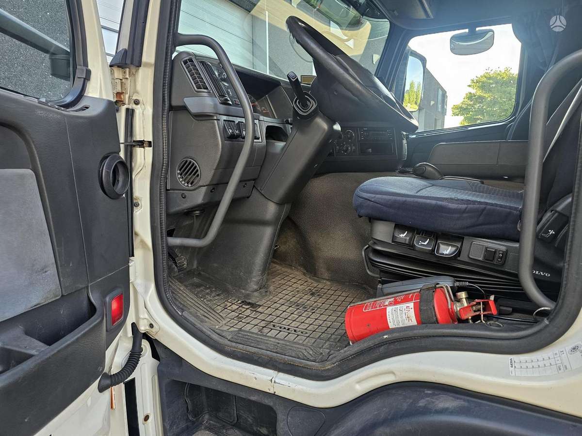 Volvo FM300, с краном
