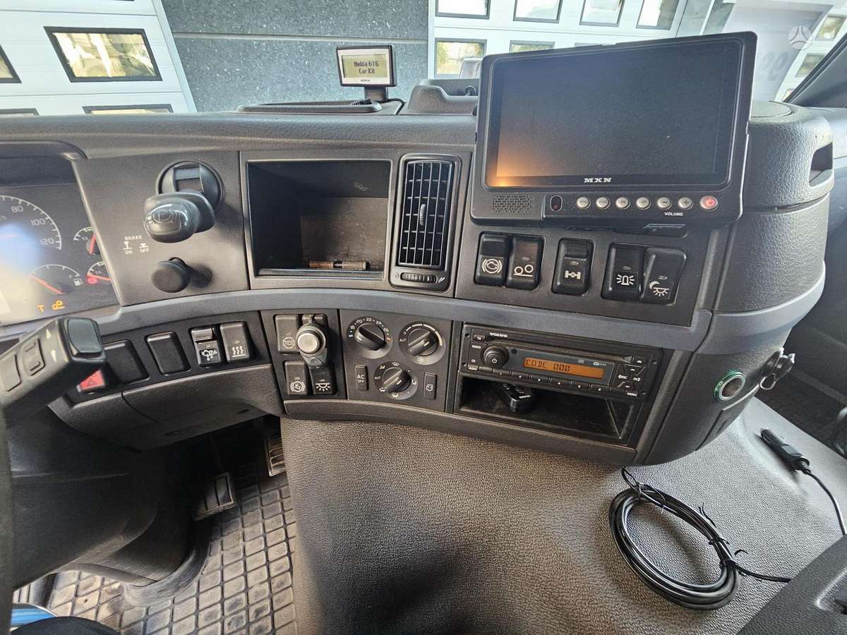 Volvo FM300, с краном