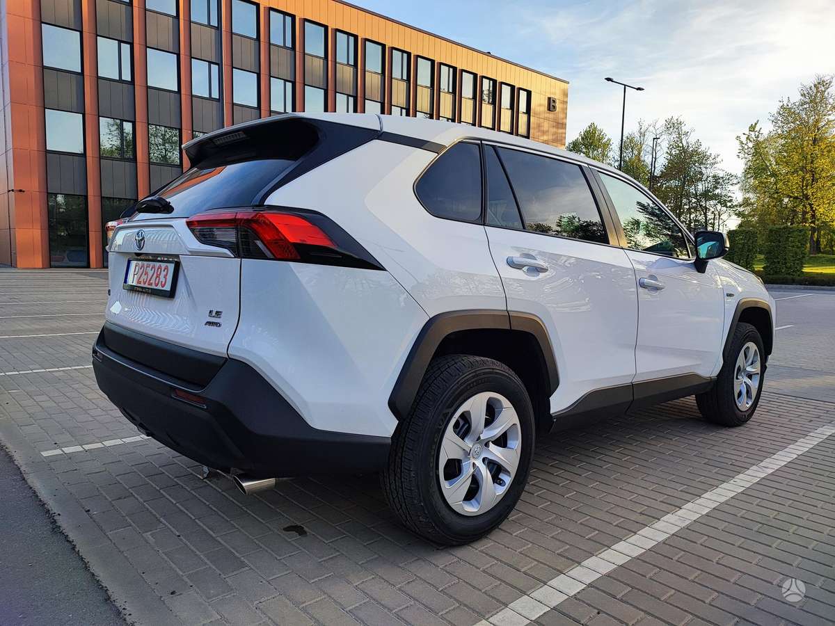 Toyota RAV4 - 8