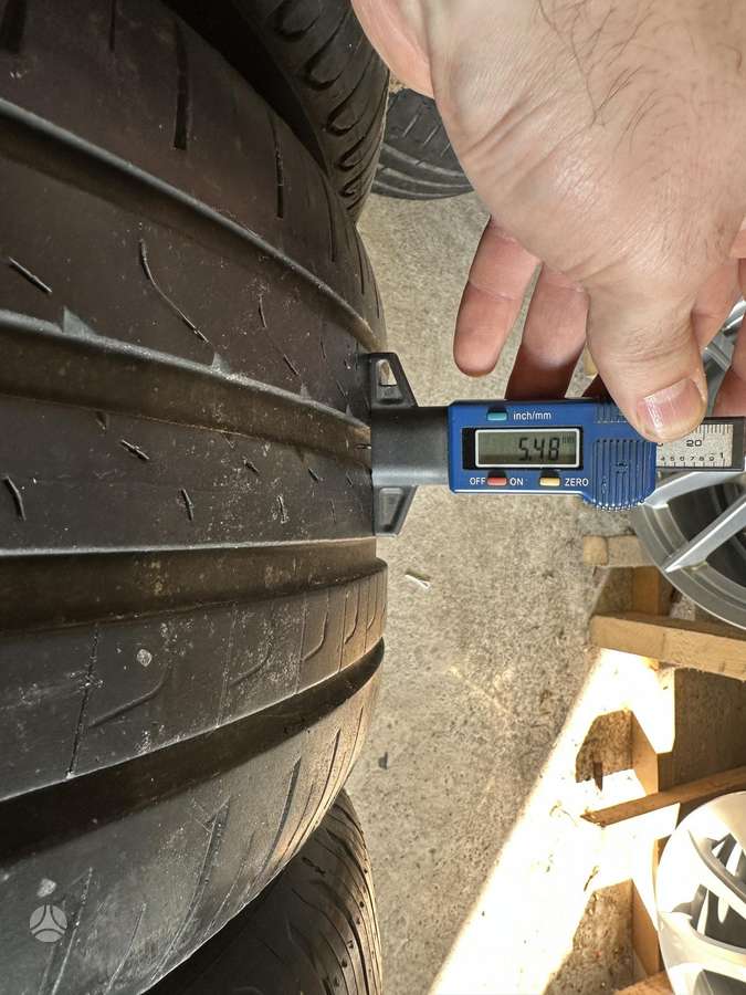 Pirelli 5mm, 2020m, летние 235/55 R18