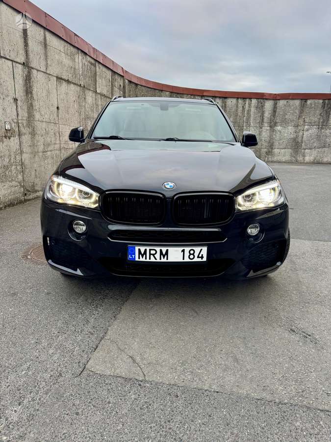BMW X5, 3.0 l., off-road / crossover