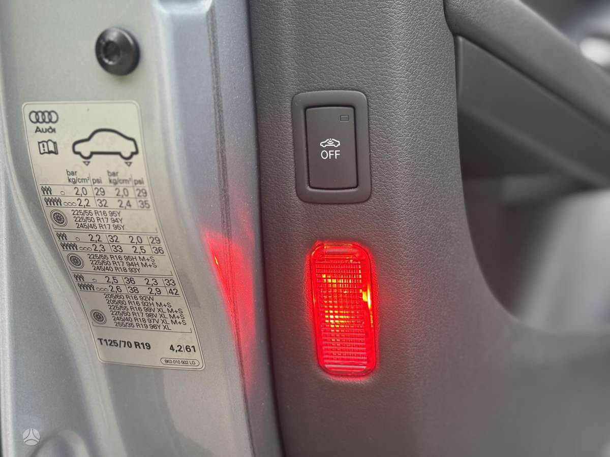 Audi A4, 1.8 l., universalas