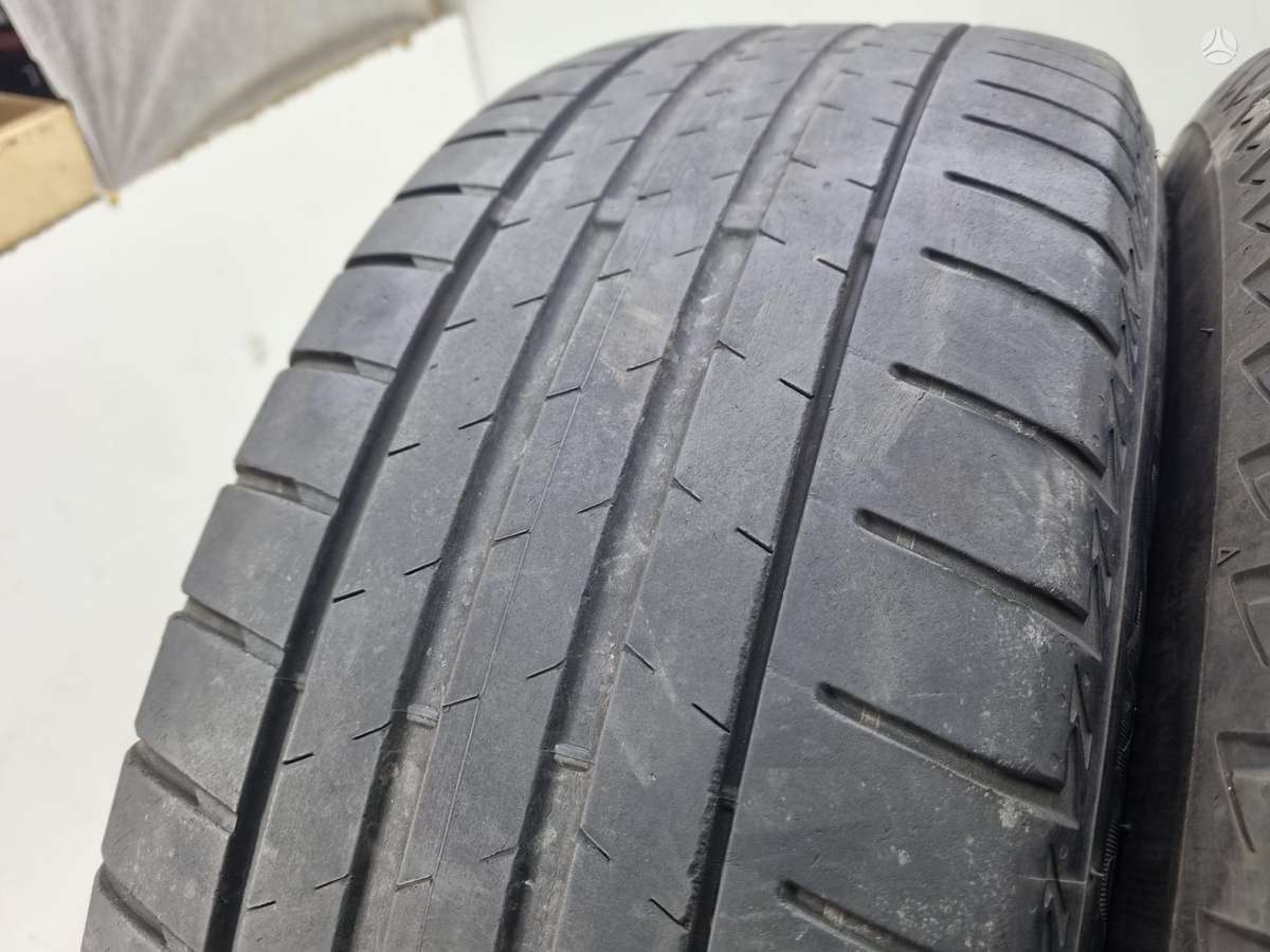 Bridgestone 3-4mm, vasarinės 225/60 R17