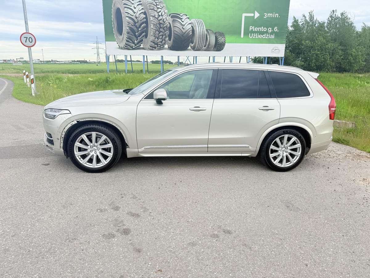 Volvo XC90 - 2