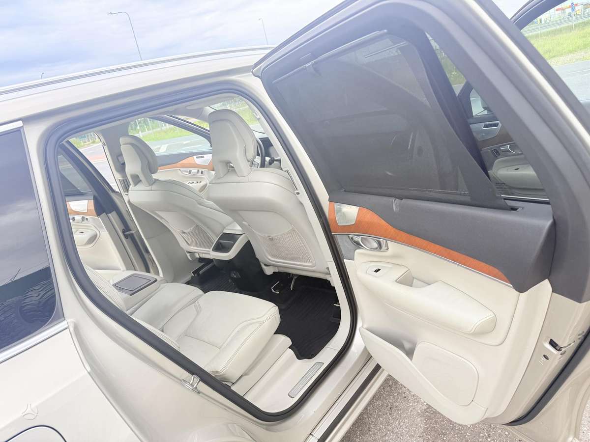 Volvo XC90 - 8