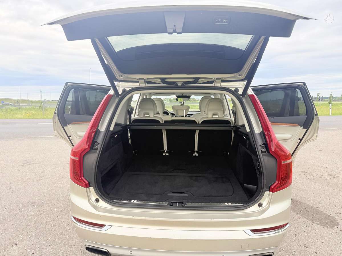 Volvo XC90 - 9