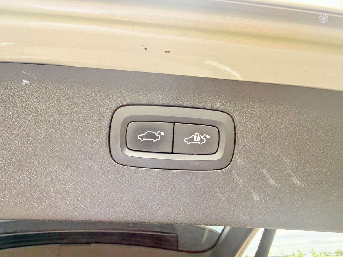 Volvo XC90 - 10
