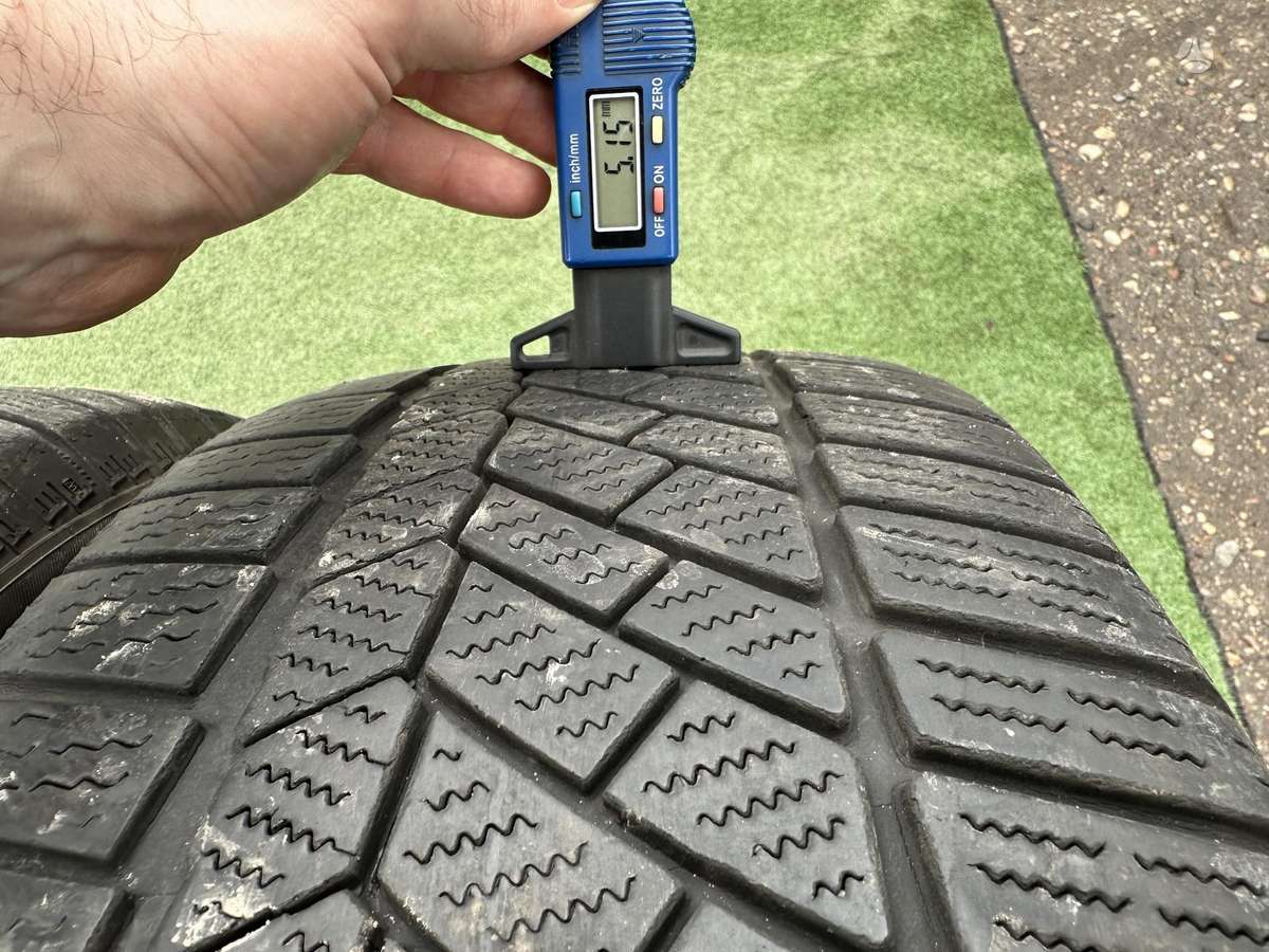 Continental 5/6mm, всесезонные 235/60 R18