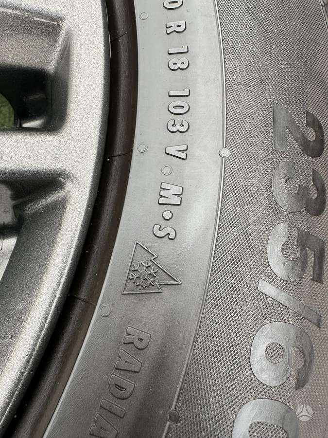 Continental 5/6mm, всесезонные 235/60 R18