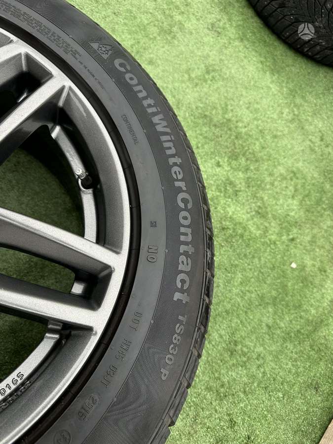 Continental 5/6mm, всесезонные 235/60 R18