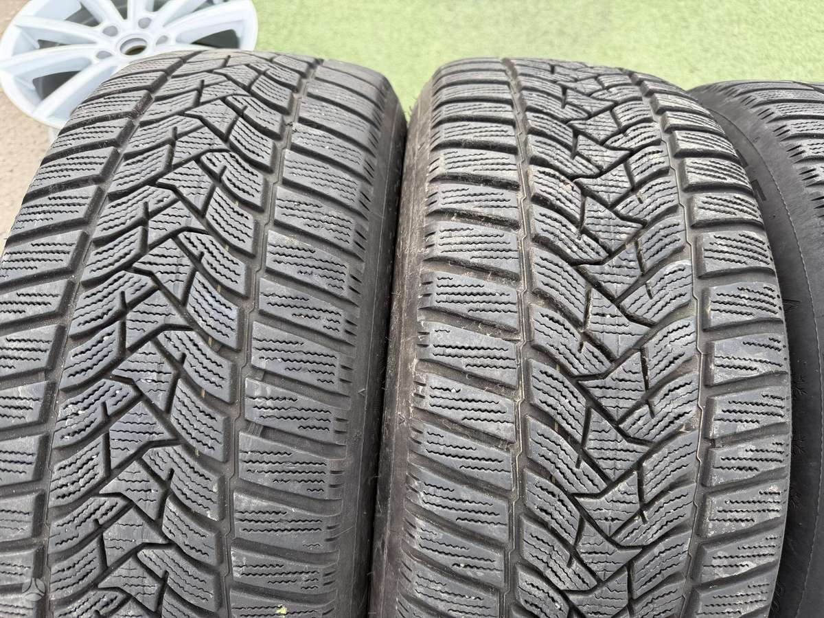 Dunlop 5/8mm, 2021m, всесезонные 225/50 R17