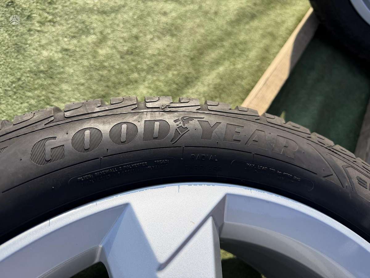 Goodyear 5/8mm,, universalios 235/50 R19