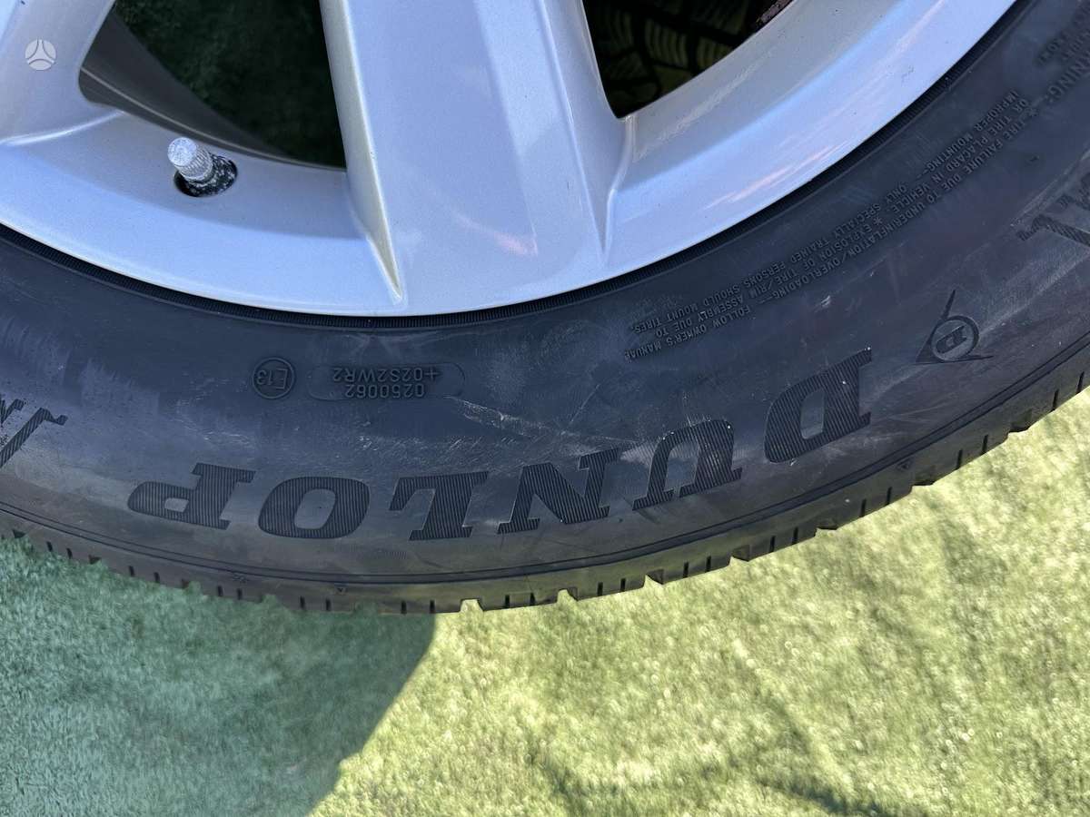Dunlop 6mm, всесезонные 235/65 R17