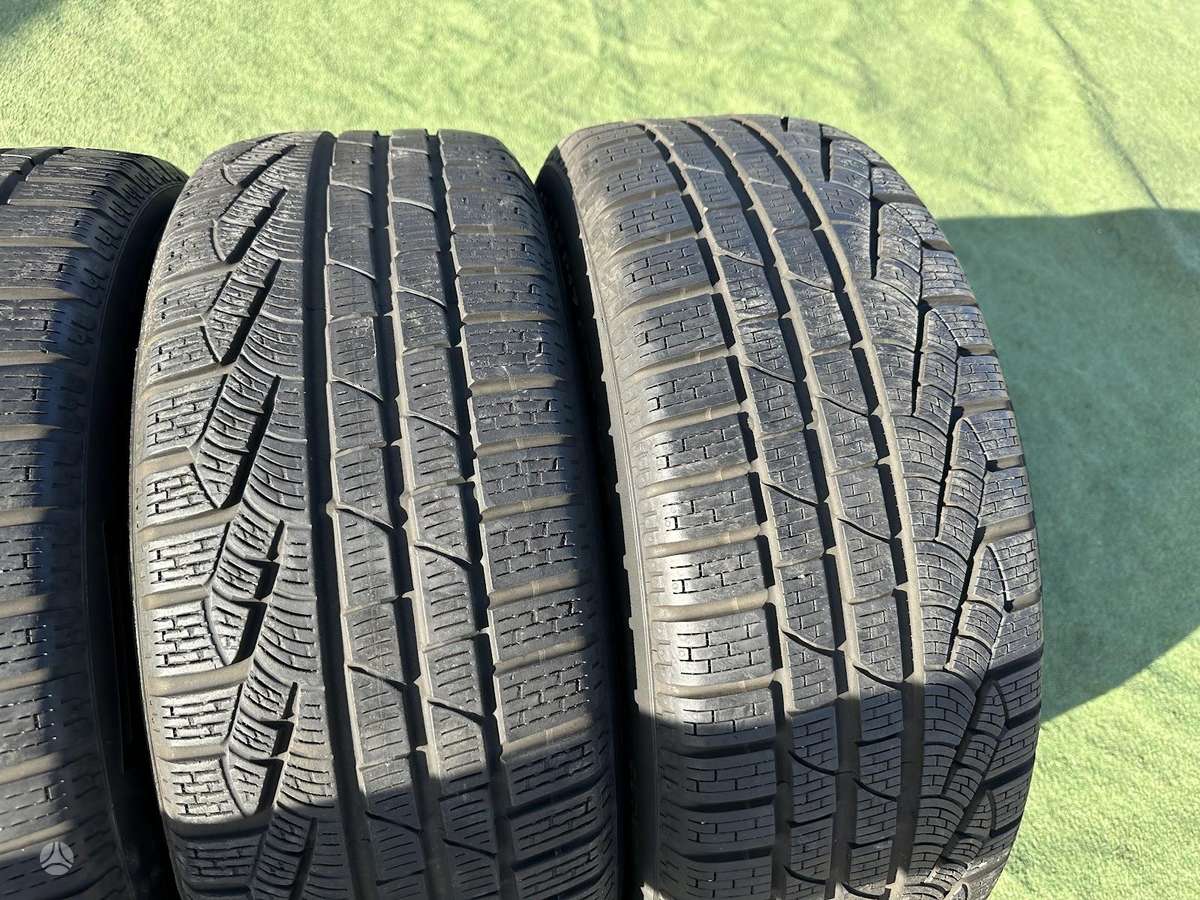 Pirelli 5/6mm, universalios 225/55 R17