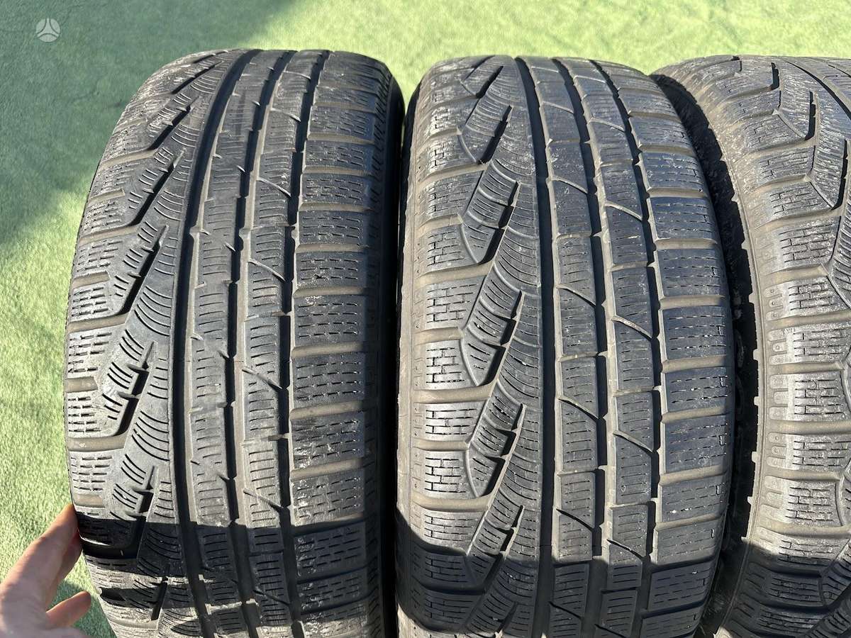 Pirelli 5/6mm, universalios 225/55 R17