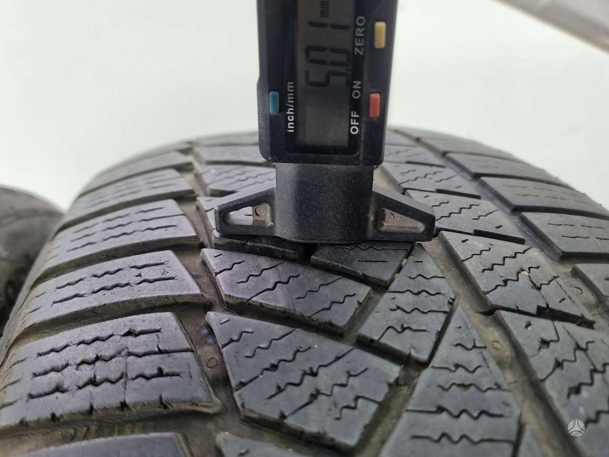 Continental 5-6mm, всесезонные 235/60 R18