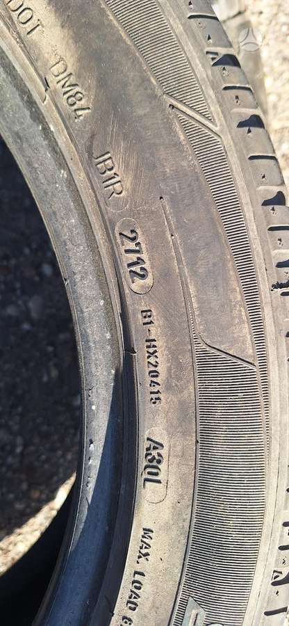 Dunlop 3/4mm,, всесезонные 235/50 R19