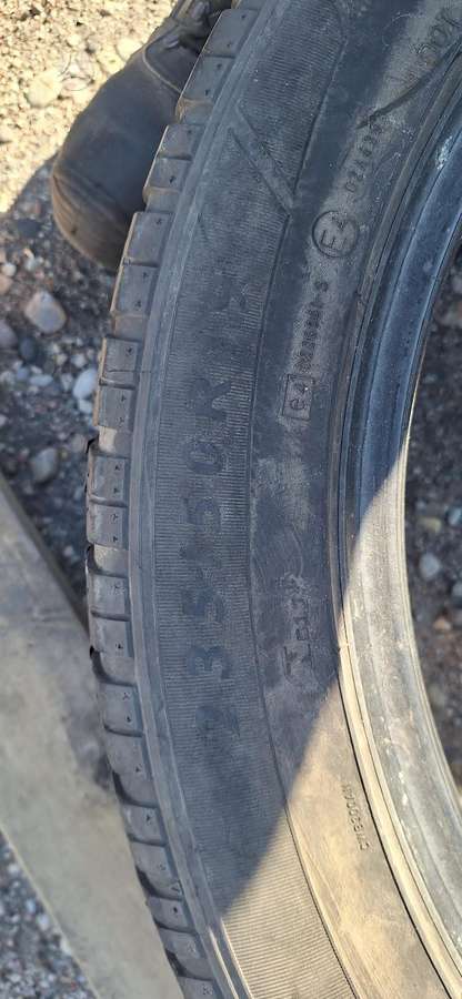 Dunlop 3/4mm,, всесезонные 235/50 R19