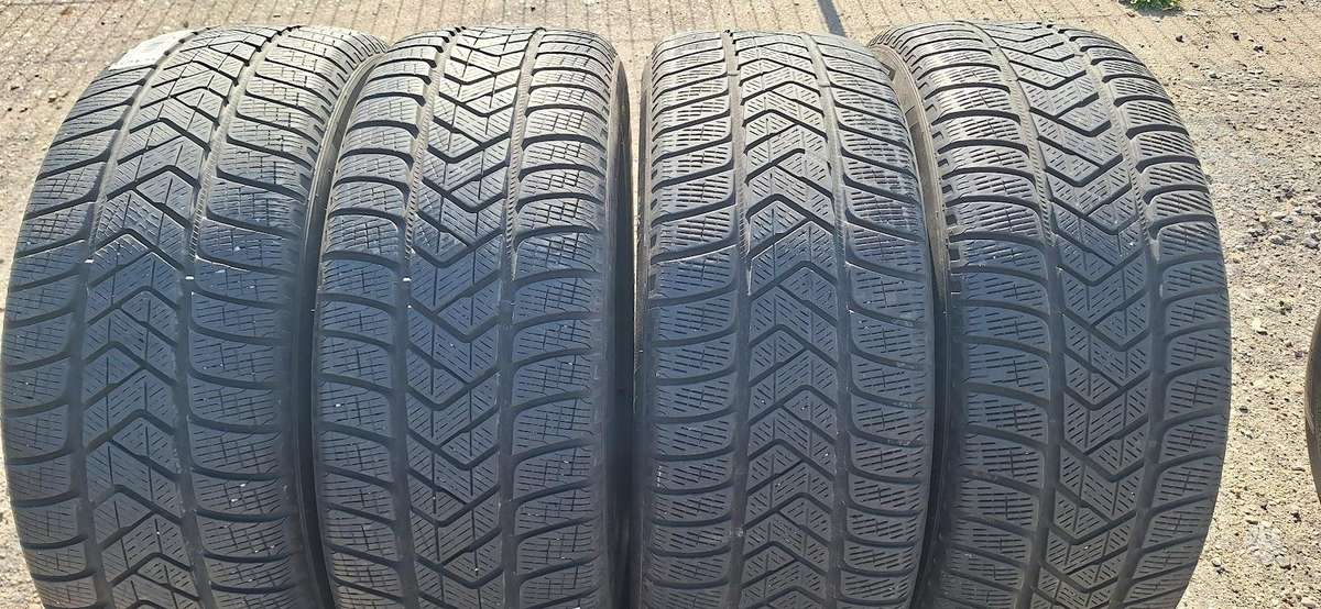 Pirelli 4/5mm, universalios 235/55 R19