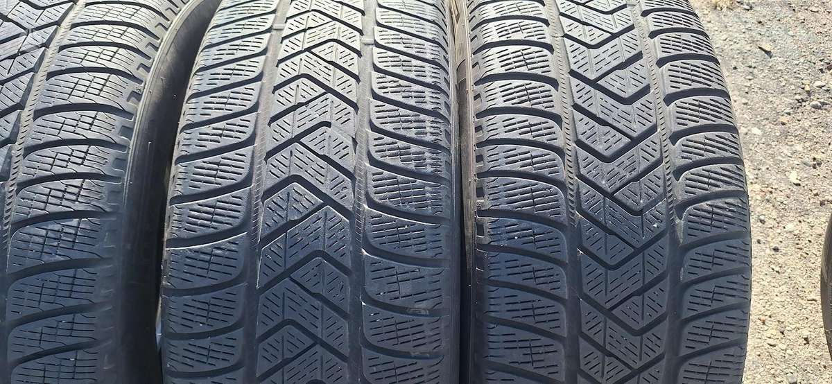 Pirelli 4/5mm, universalios 235/55 R19