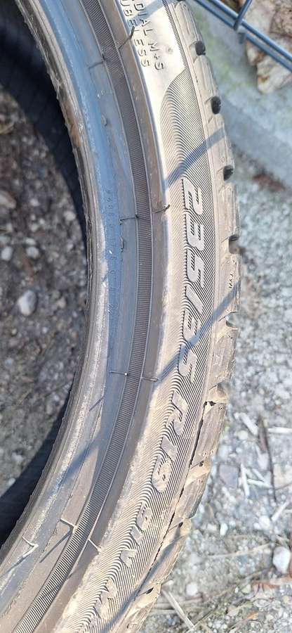 Pirelli 5mm,, universalios 235/35 R19