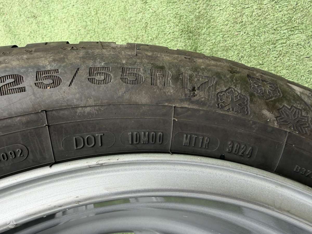 Dunlop 6/7mm, всесезонные 225/55 R17
