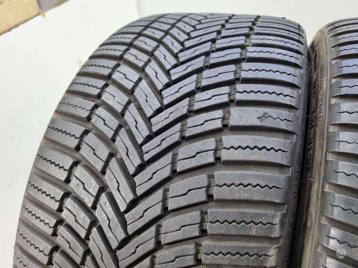Bridgestone 6-7mm, всесезонные 235/35 R19