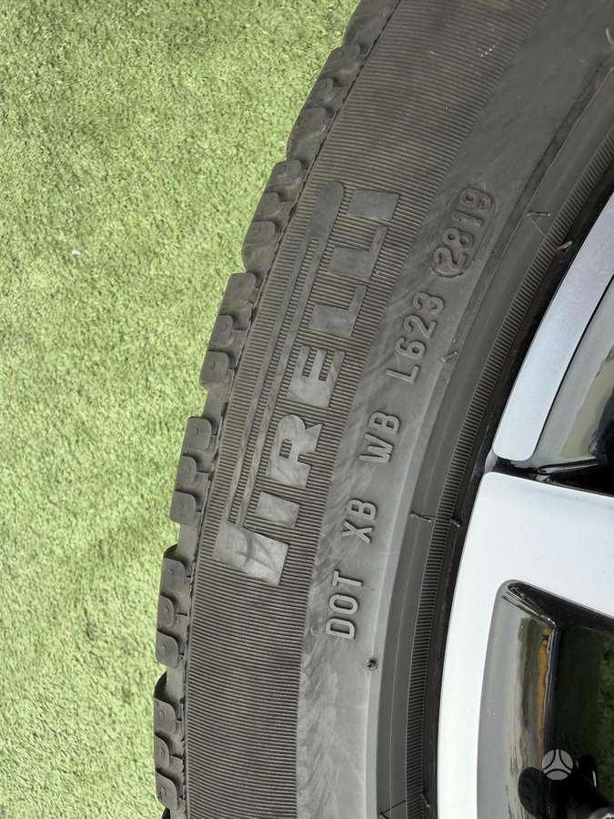 Pirelli 7mm,, всесезонные 235/45 R18