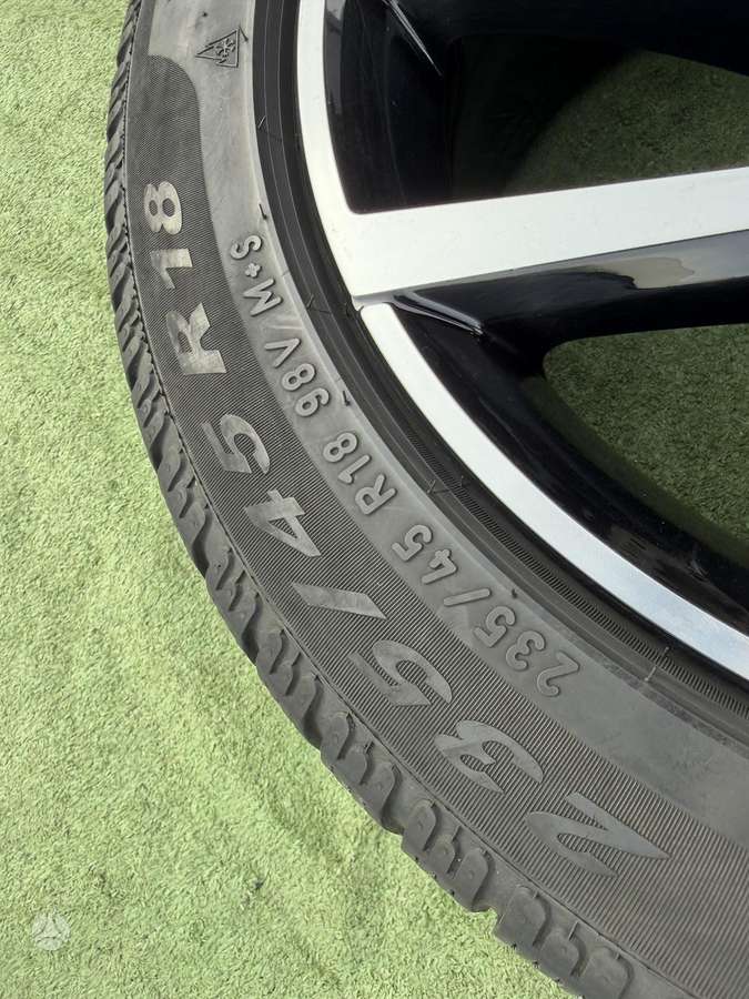 Pirelli 7mm,, всесезонные 235/45 R18