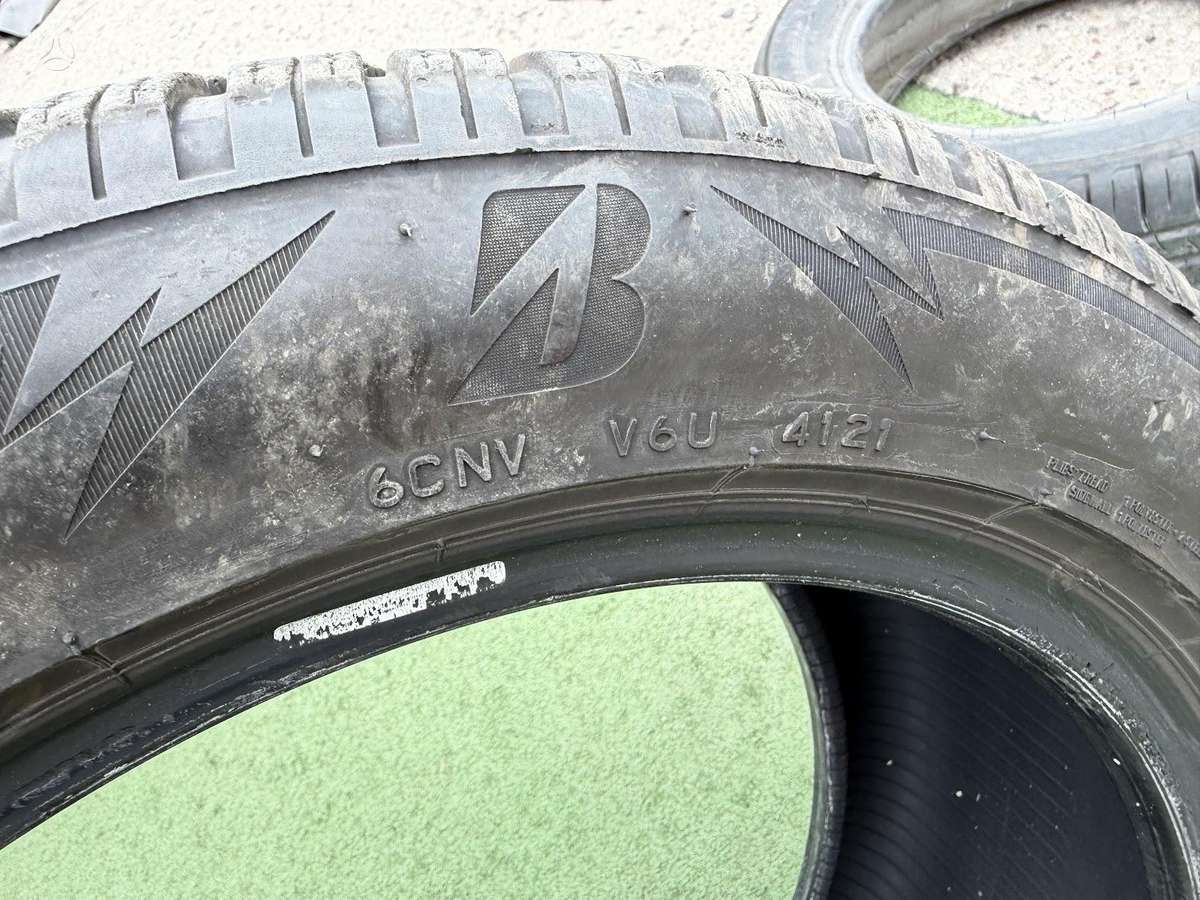 Bridgestone 5mm, universalios 235/50 R19