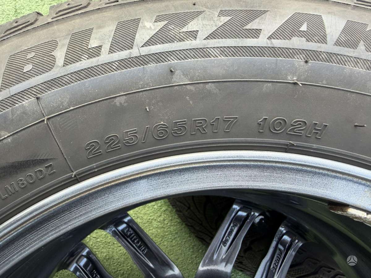 Bridgestone 5/6mm,, всесезонные 225/65 R17