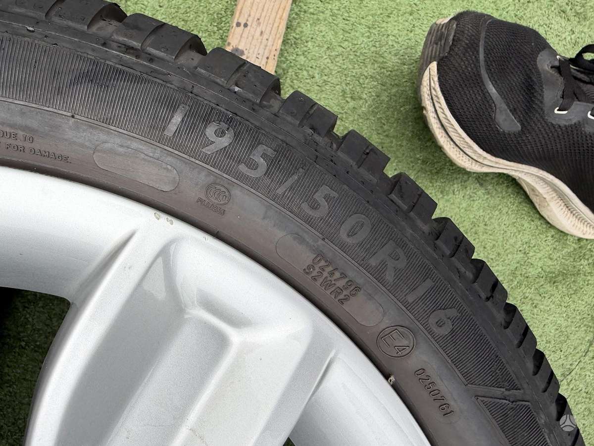 Dunlop 5mm,, всесезонные 195/50 R16