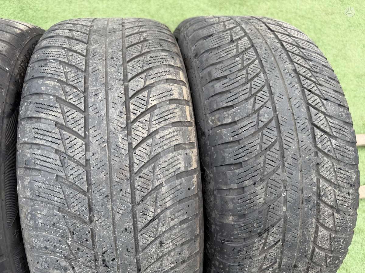 Bridgestone 4/6mm,, universalios 225/50 R17