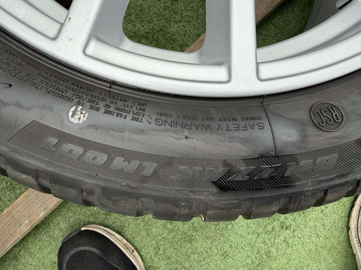 Bridgestone 4/6mm,, universalios 225/50 R17