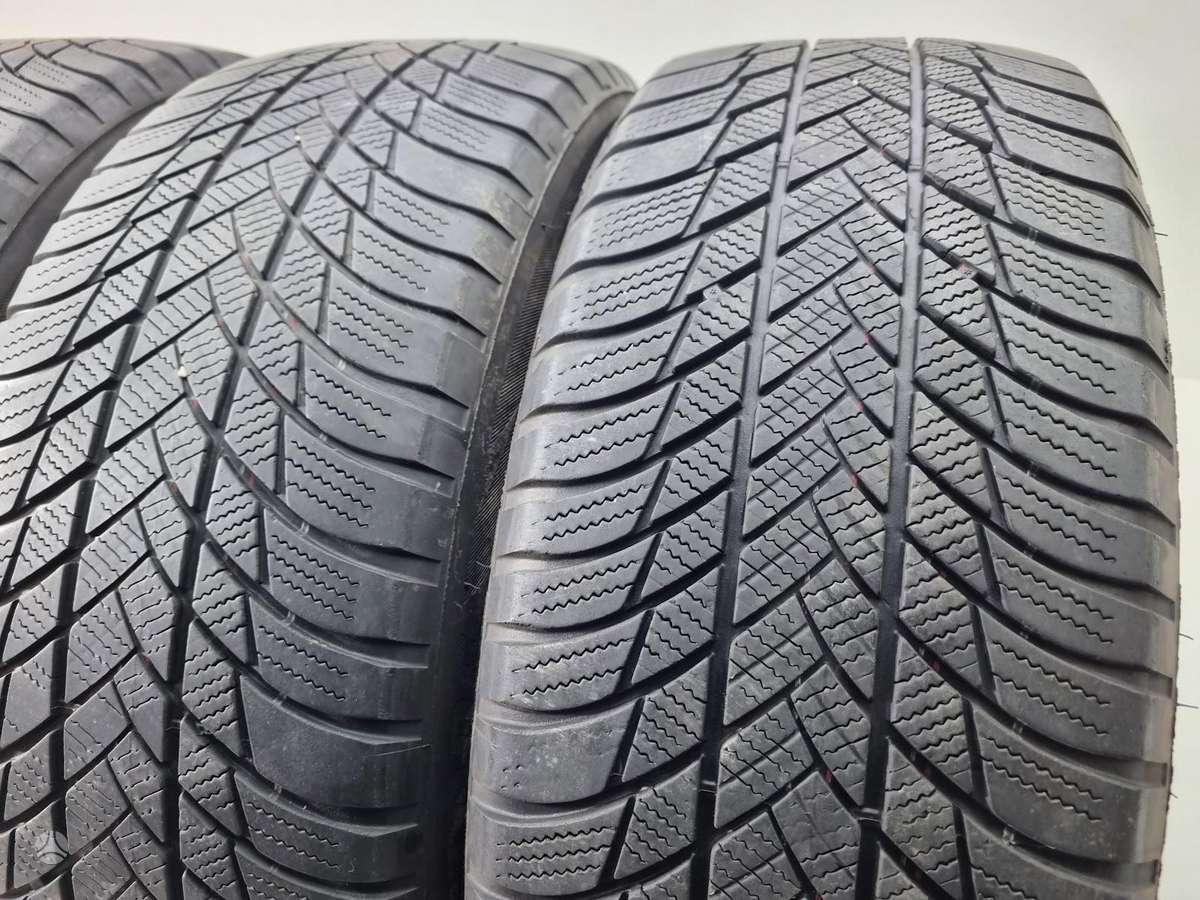 Bridgestone 2022m, всесезонные 225/55 R18