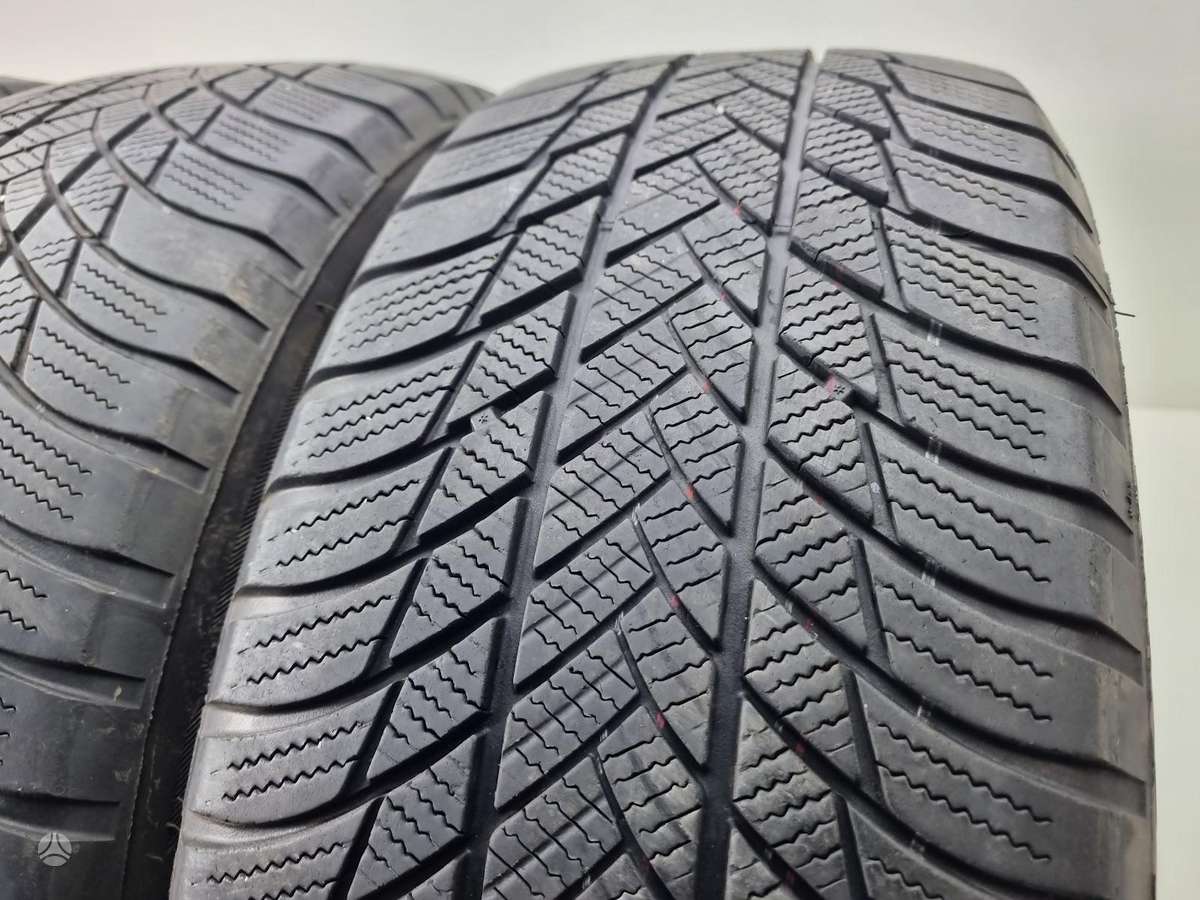 Bridgestone 2022m, всесезонные 225/55 R18