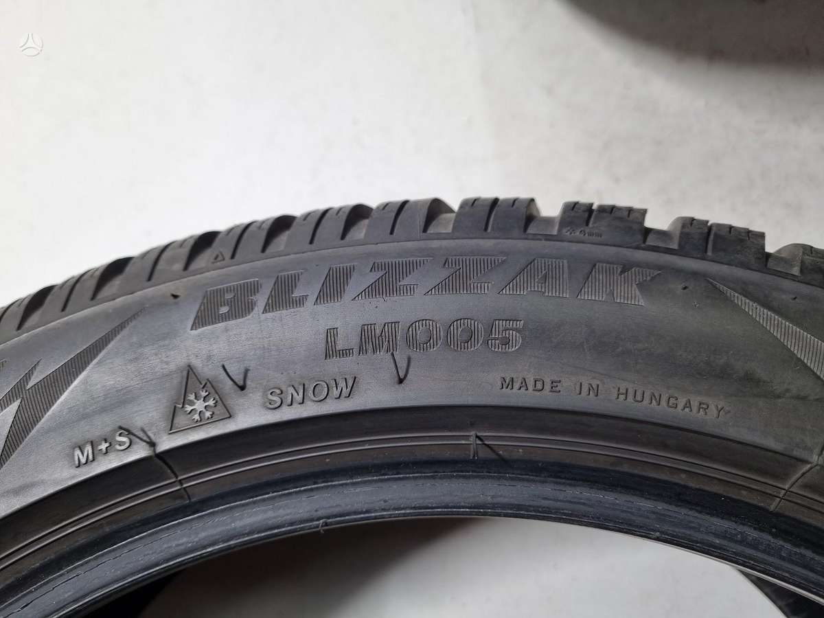 Bridgestone 2021m, universalios 235/45 R18