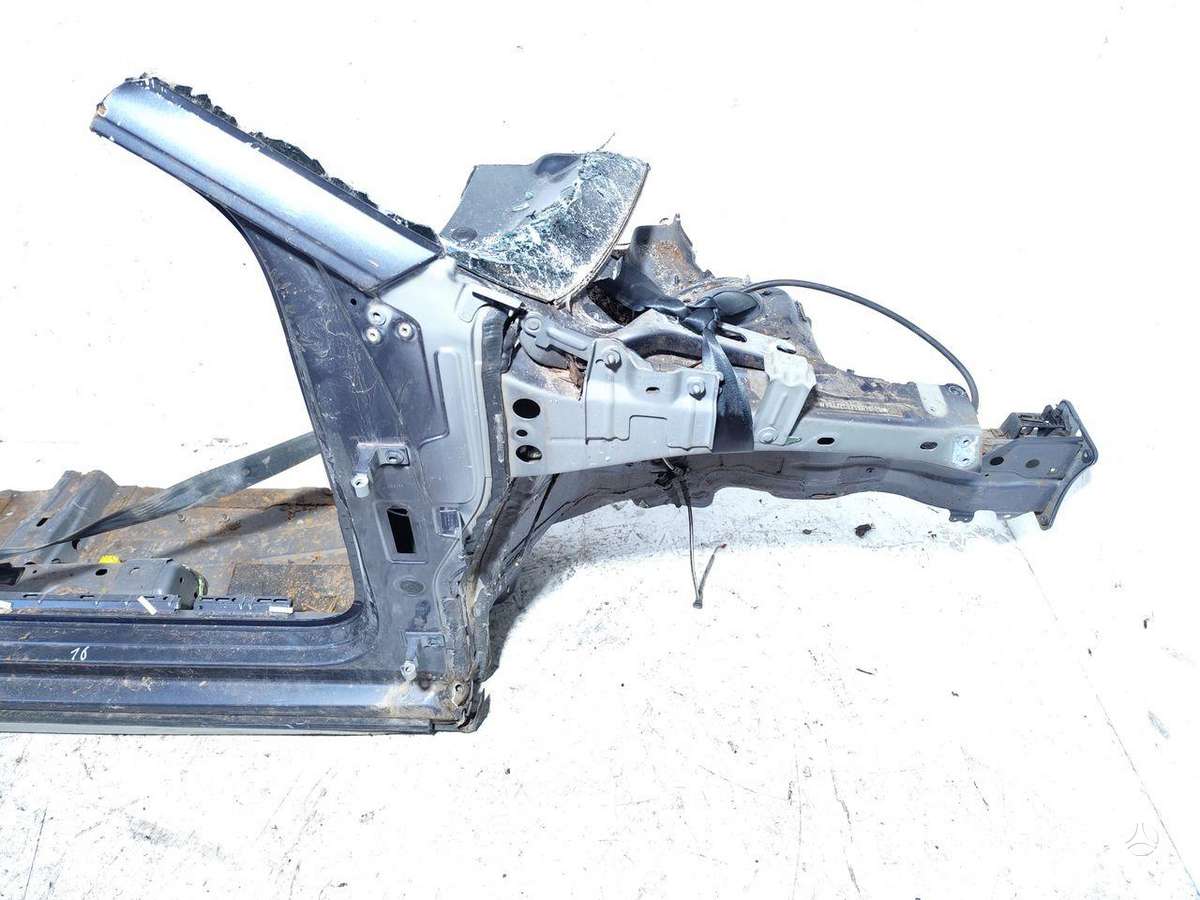 Volkswagen Taigo hood (front, rear)
