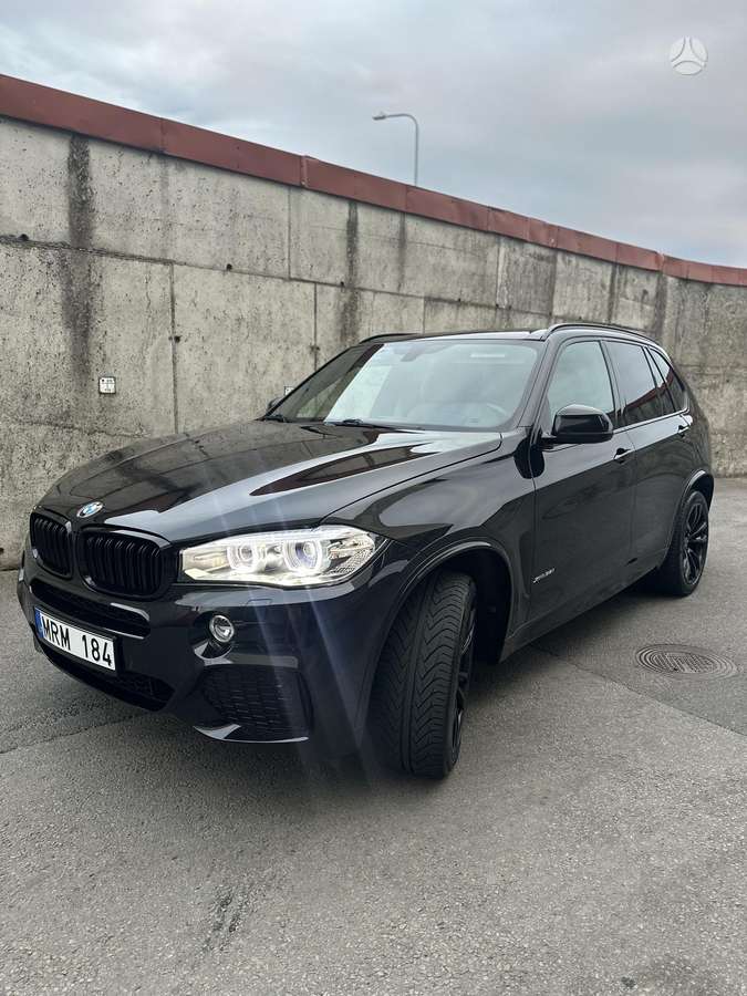 BMW X5, 3.0 l., off-road / crossover