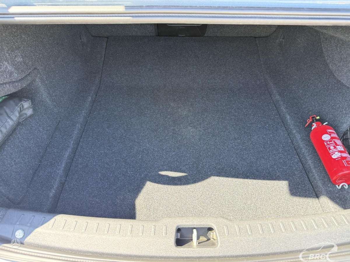 Volvo S90, 2.0 l., Седан