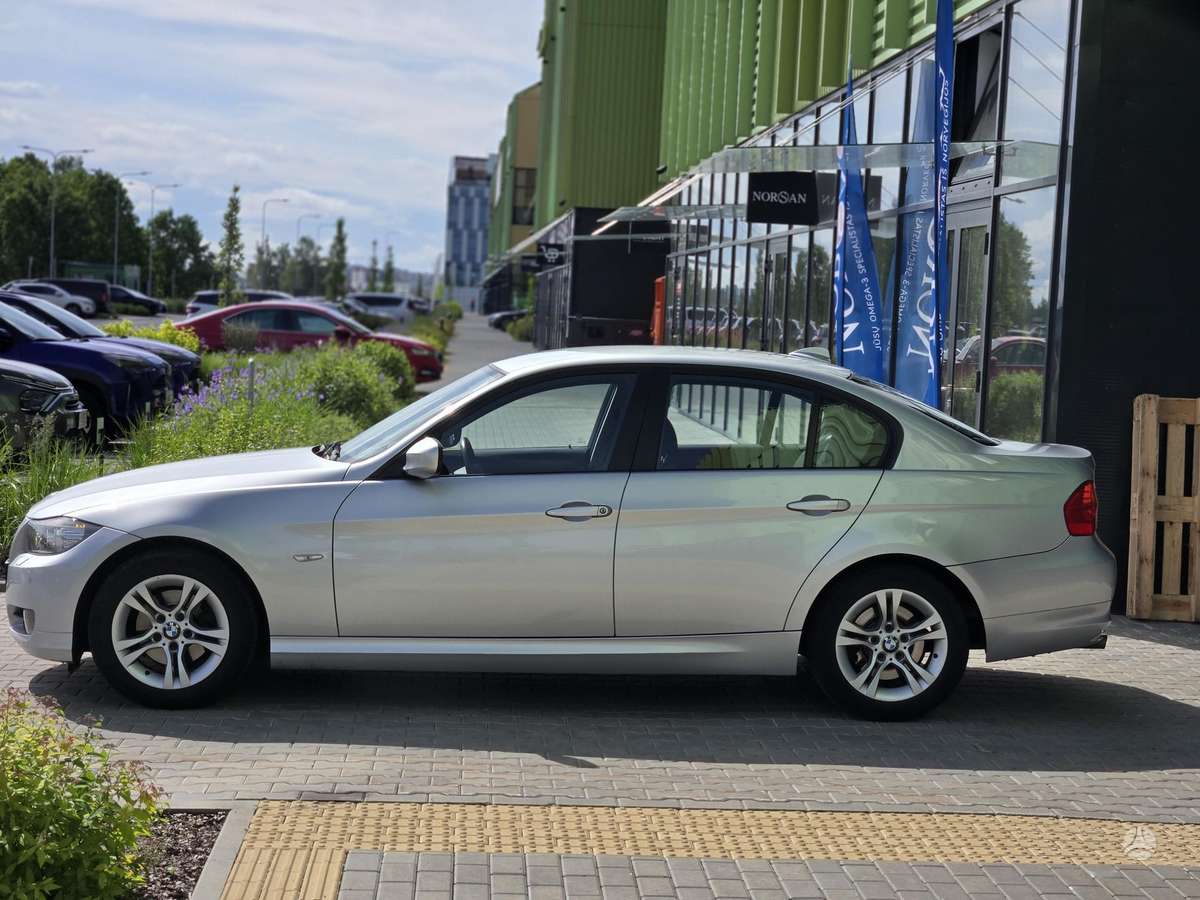 BMW 320, 2.0 l., Седан