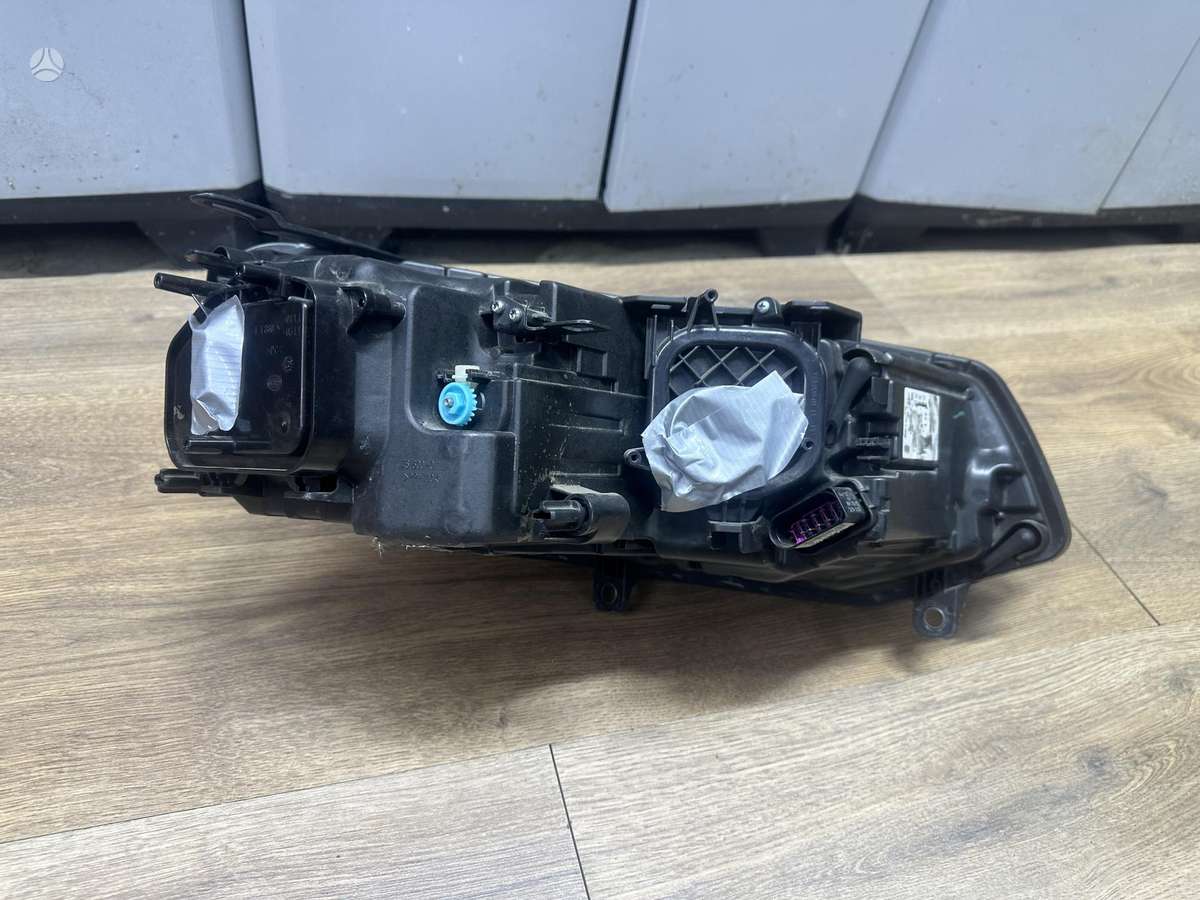 Volkswagen Touareg lights