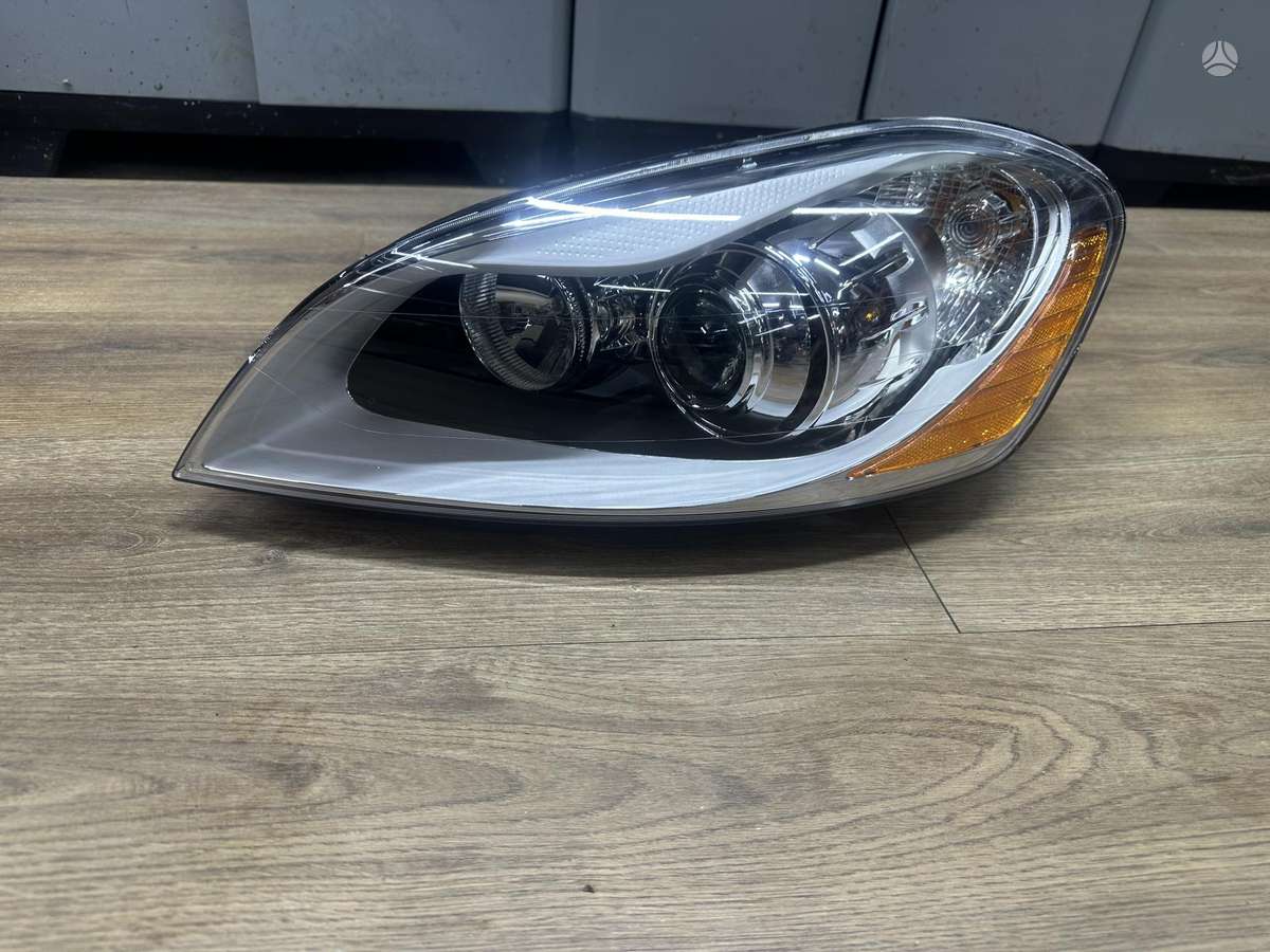 Volvo XC60 žibintai