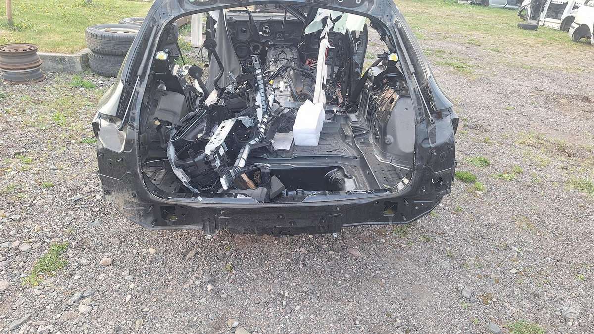 Mercedes-Benz E klasė Kėbulas pjaustymui 37067728237