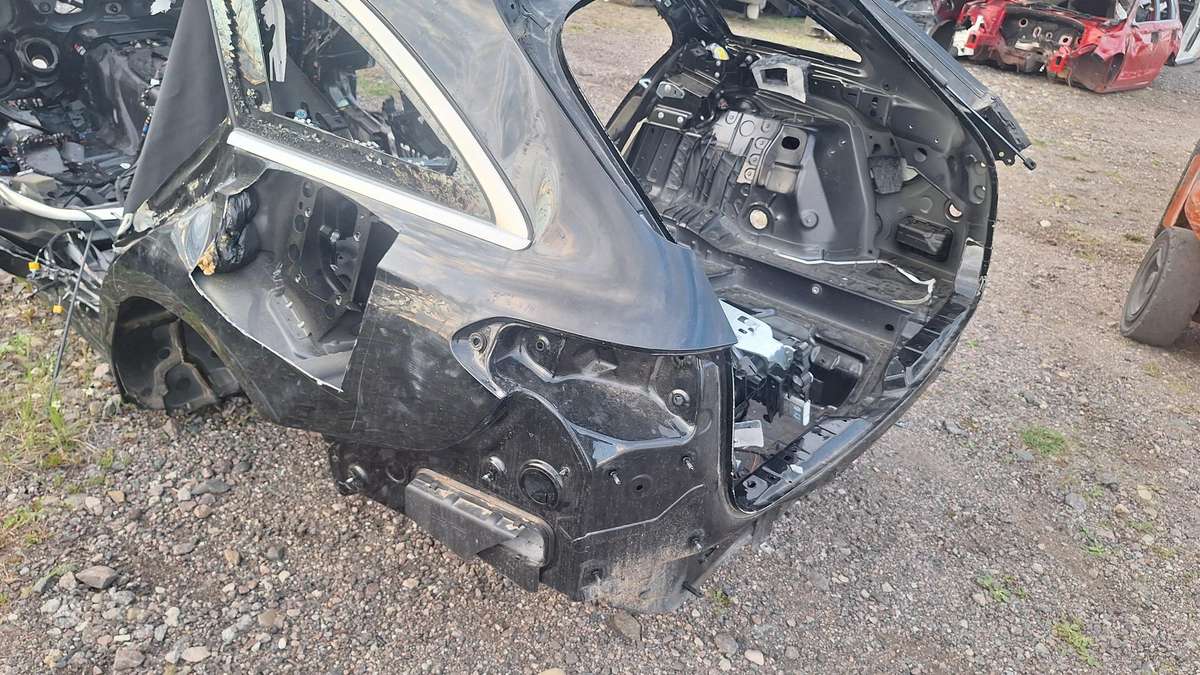 Mercedes-Benz E klasė Kėbulas pjaustymui 37067728237
